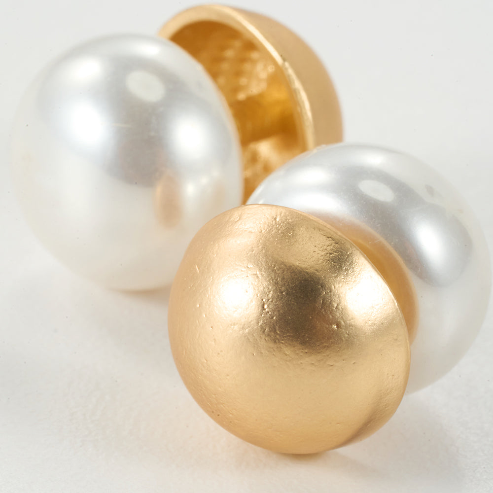Energy Aura Pearl Studs