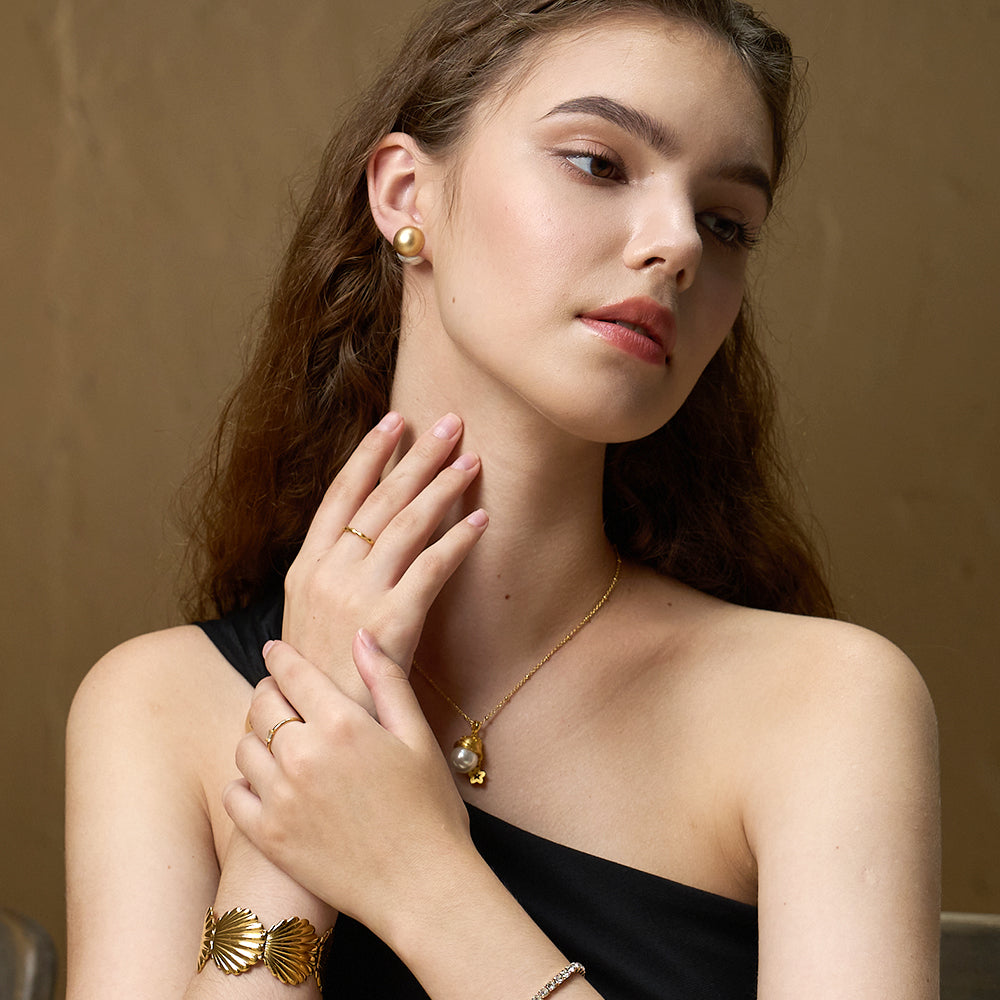 Energy Aura Pearl Studs