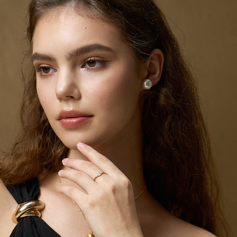 Energy Aura Pearl Studs