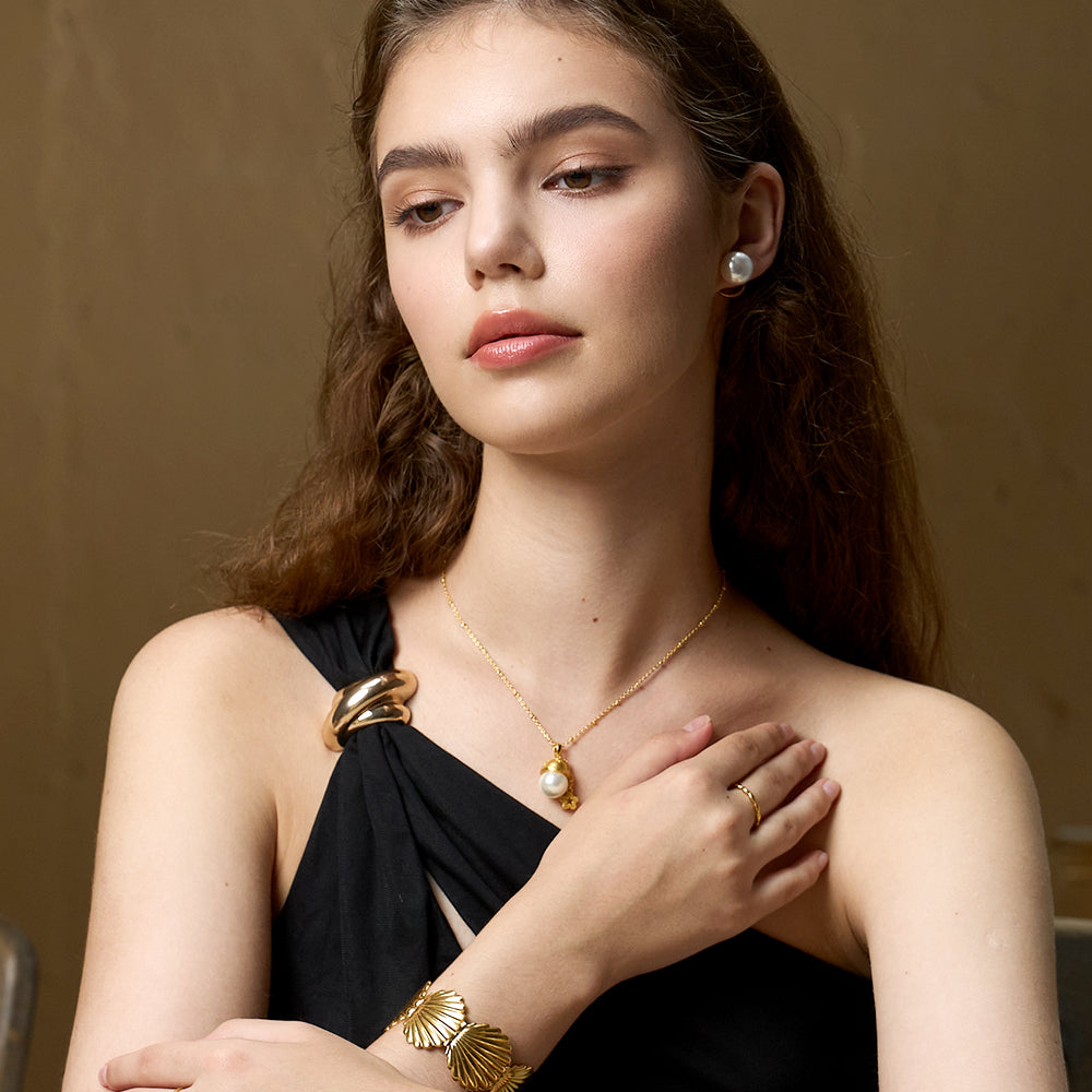 Energy Aura Pearl Studs
